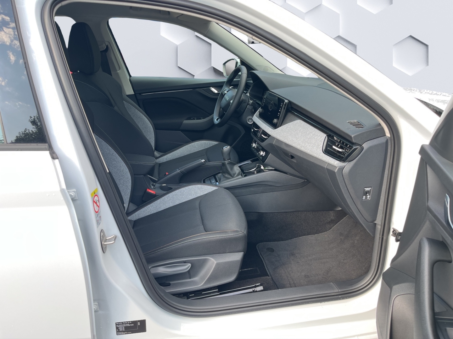 Kamiq Tour AHK-klappbar Digitales Cockpit LED Blendfreies Fernl. Kurvenlicht Sperrdiff.