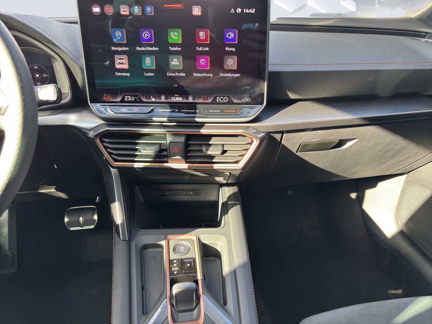 Formentor 1.5l TSI e-Hybrid AHK-klappbar Navi Digit. Cockpit Memory Sitze 360 Kamera AD
