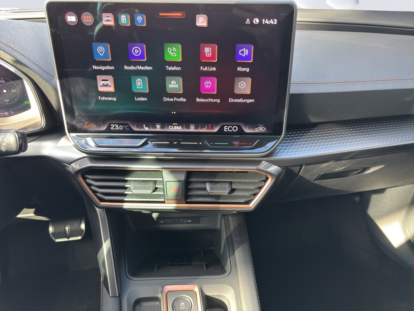 Formentor 1.5l TSI e-Hybrid AHK-klappbar Navi Digit. Cockpit Memory Sitze 360 Kamera AD