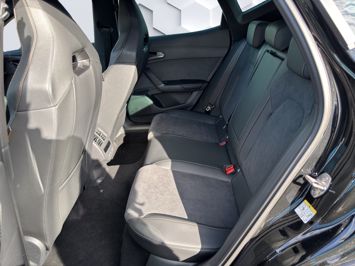 Formentor 1.5l TSI e-Hybrid AHK-klappbar Navi Digit. Cockpit Memory Sitze 360 Kamera AD
