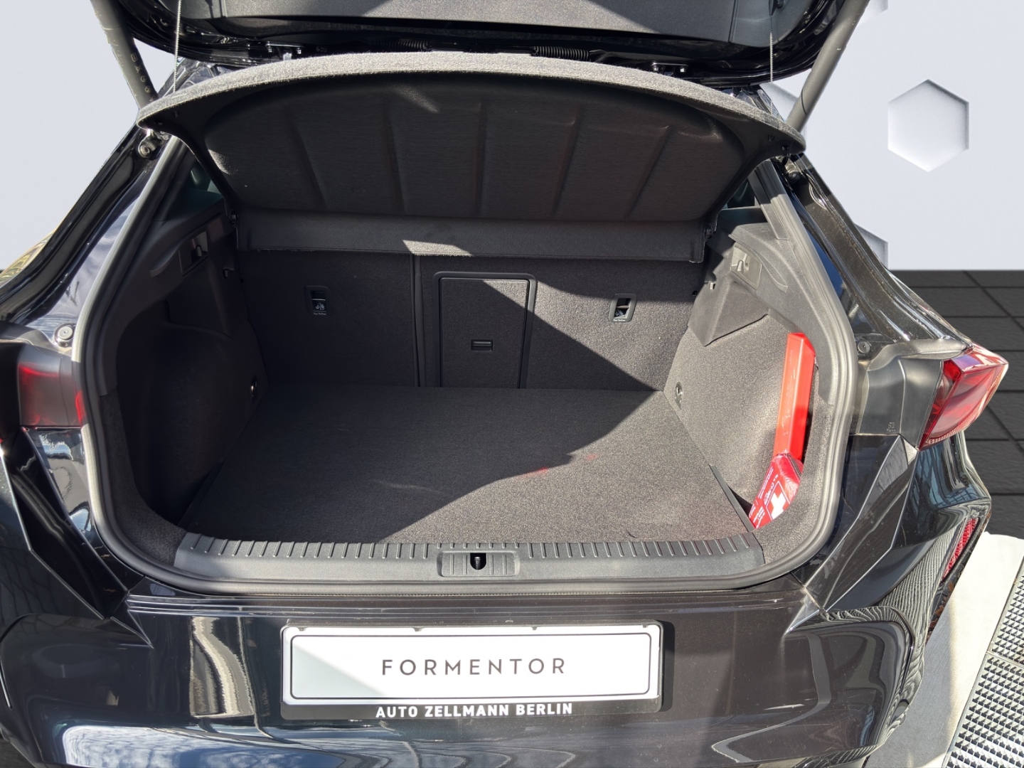 Formentor 1.5l TSI e-Hybrid AHK-klappbar Navi Digit. Cockpit Memory Sitze 360 Kamera AD