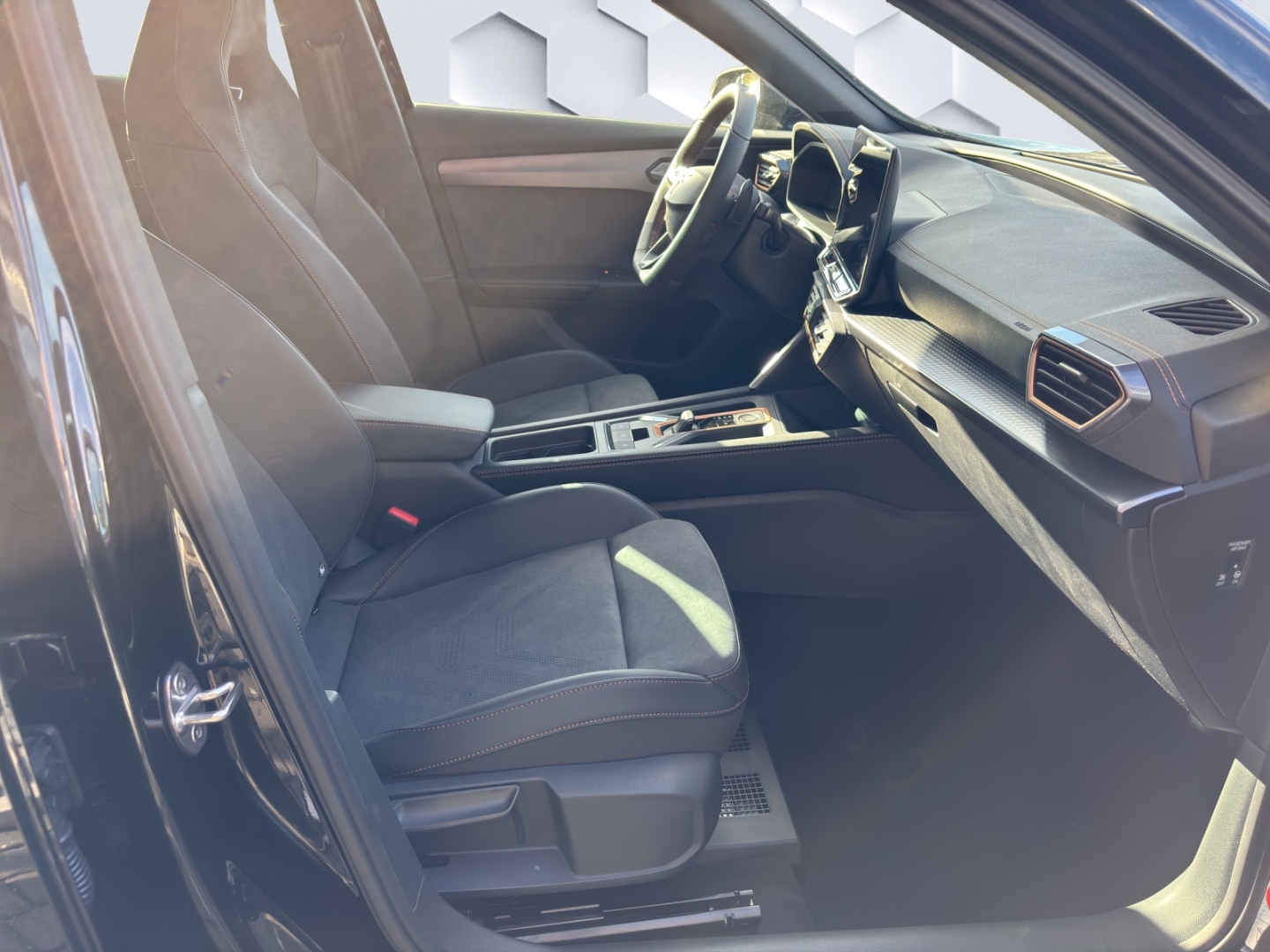 Formentor 1.5l TSI e-Hybrid AHK-klappbar Navi Digit. Cockpit Memory Sitze 360 Kamera AD