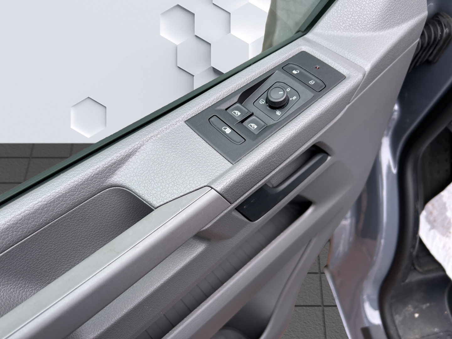 T6.1 Kasten 2,0l TDI 5-Gang AHK Navi LED ACC Apple CarPlay Android Auto