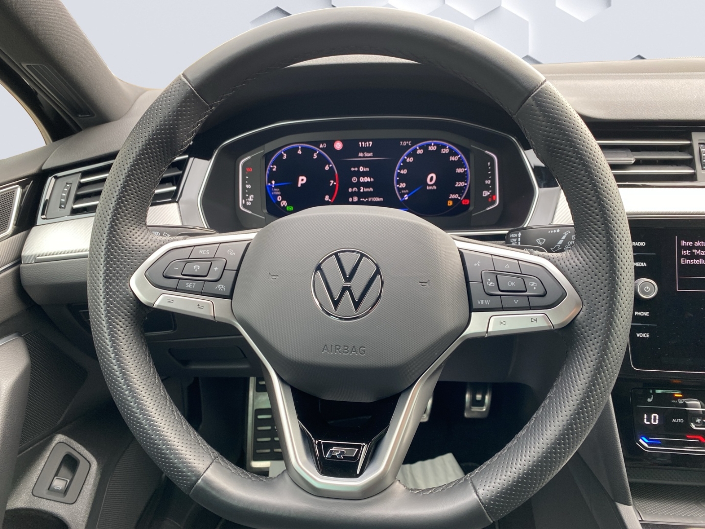 Passat Variant Elegance 1.5 TSI OPF 110 kW 7-Gang-DSG AHZV IQ-Light Navi Digital Cockpit R-Line