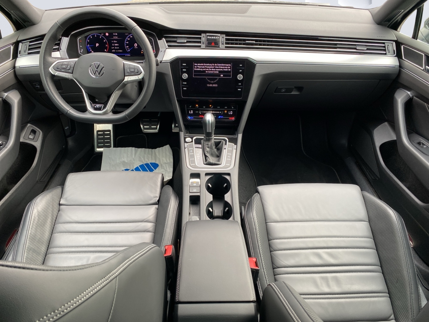 Passat Variant Elegance 1.5 TSI OPF 110 kW 7-Gang-DSG AHZV IQ-Light Navi Digital Cockpit R-Line