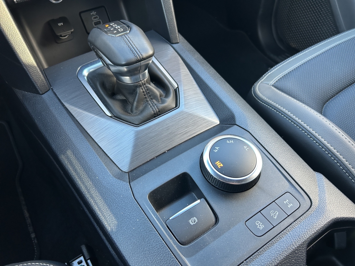 Amarok Aventura DC 3,0l TDI 10-Gang Autom. StandHZG AHK-abnehmbar Navi Leder digitales Cockpit