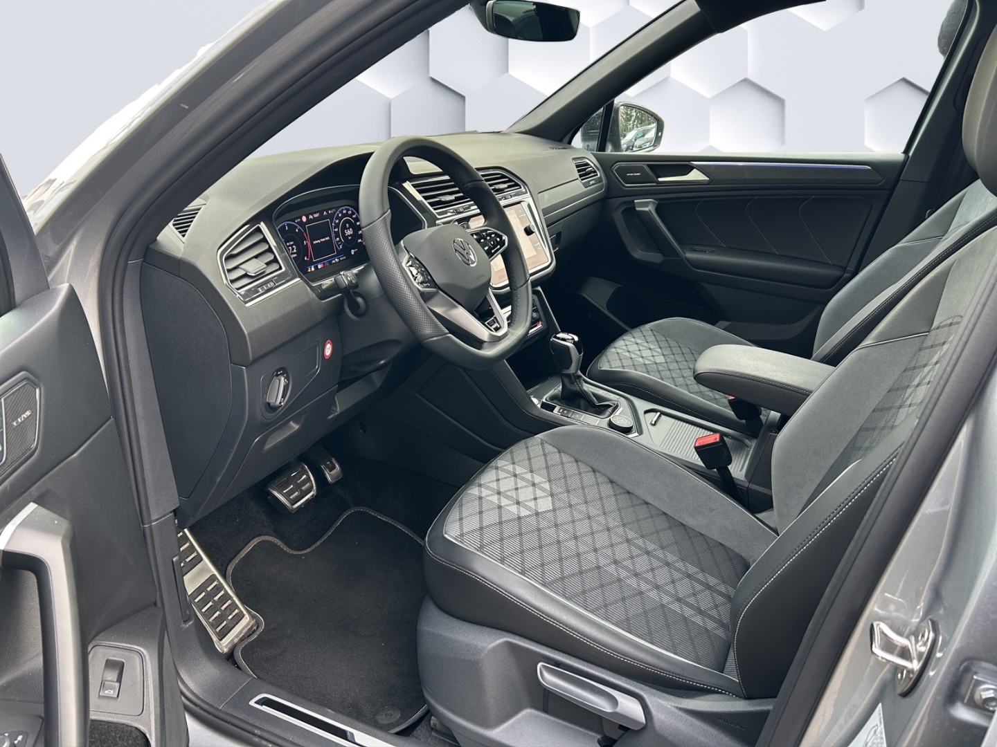 Tiguan Allspace R-Line 2.0 TDI DSG StHz 7.Sitzer