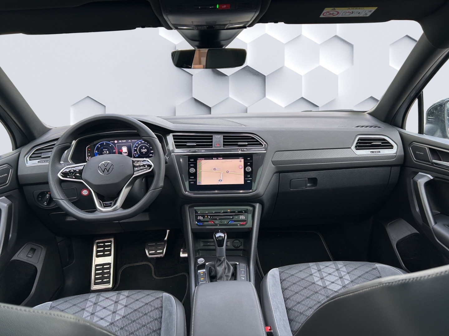 Tiguan Allspace R-Line 2.0 TDI DSG StHz 7.Sitzer