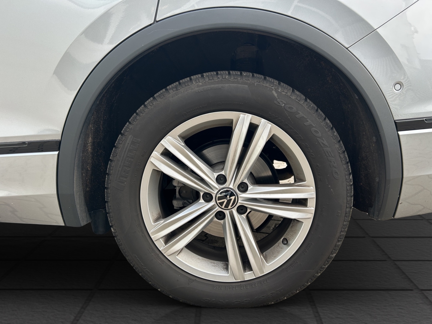 Tiguan Allspace R-Line 2.0 TDI DSG StHz 7.Sitzer