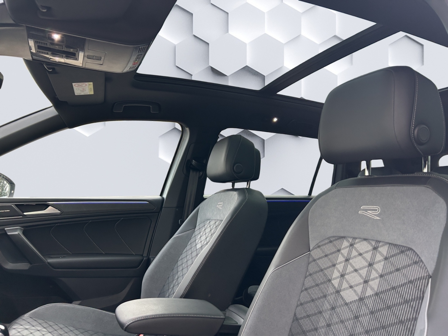 Tiguan Allspace R-Line 2.0 TDI DSG StHz 7.Sitzer