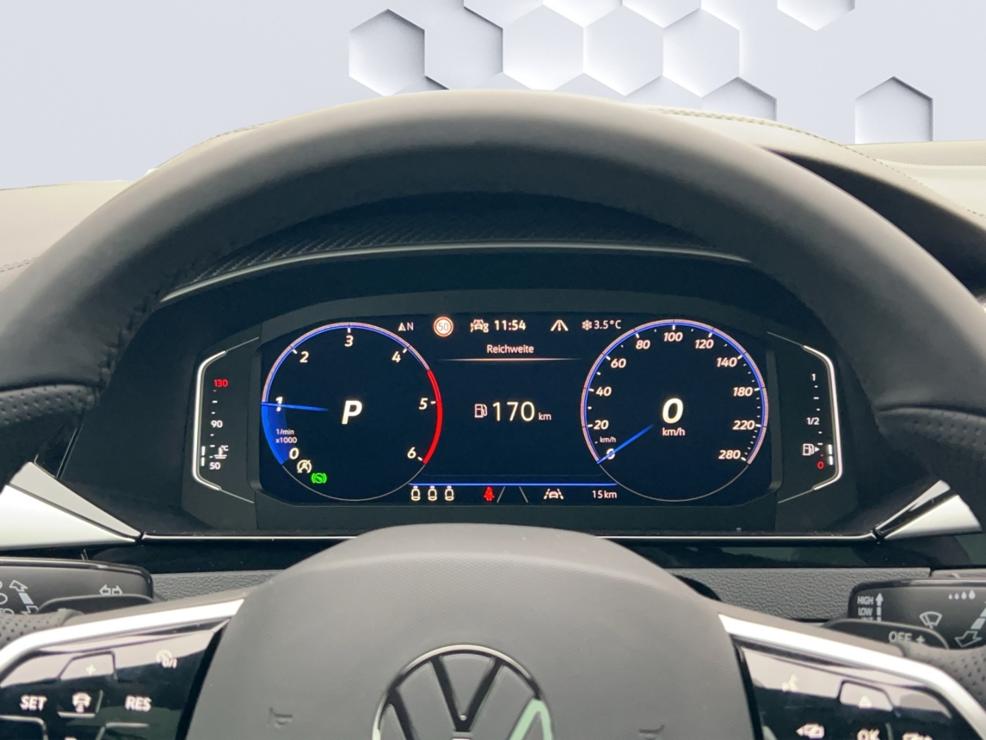 Arteon 4Motion R-Line 2.0l TDI DSG StHz Leder W+S Reifen