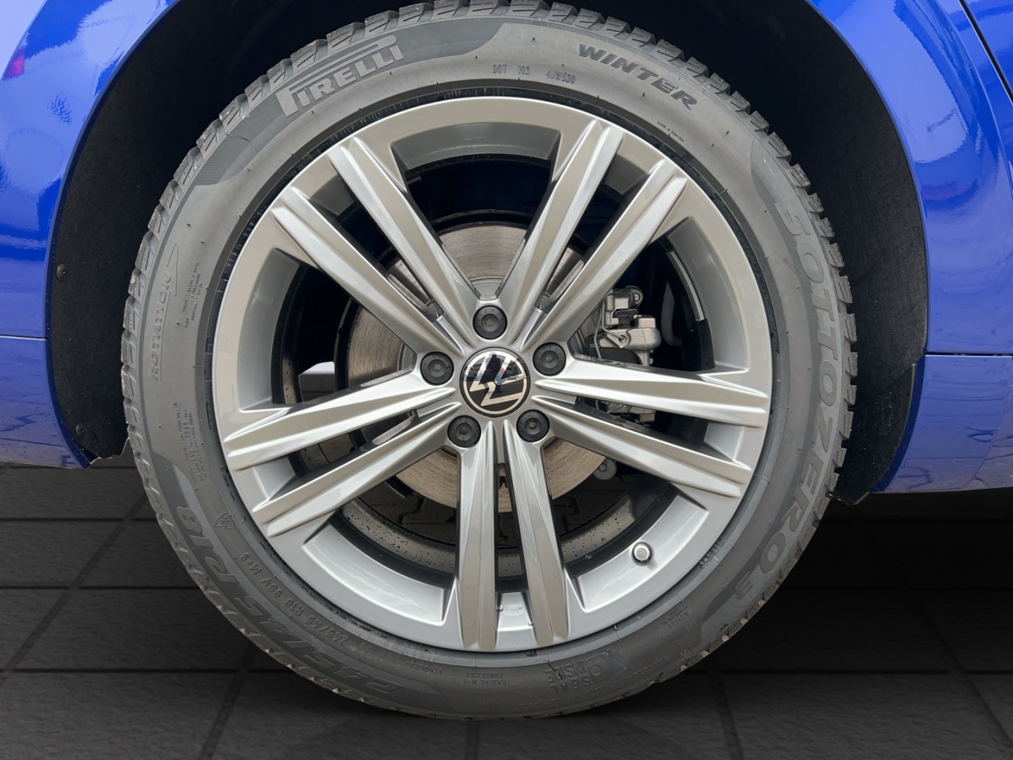 Arteon 4Motion R-Line 2.0l TDI DSG StHz Leder W+S Reifen