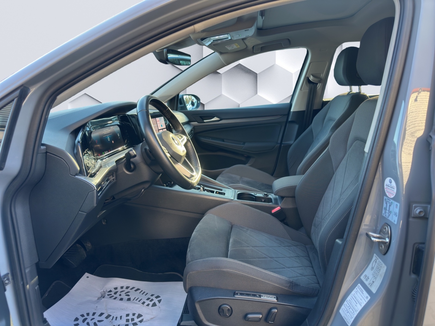 Golf VIII Mildhybrid EU6d-T Style 1.5 eTSI MatrixLED PanoDach HuD ParkAssist ACC Rückfahrkamera Standheizung Sitzheiz