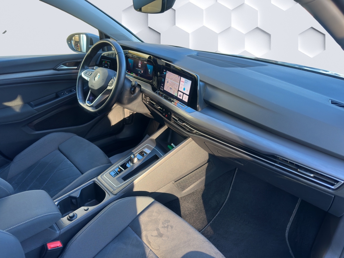 Golf VIII Mildhybrid EU6d-T Style 1.5 eTSI MatrixLED PanoDach HuD ParkAssist ACC Rückfahrkamera Standheizung Sitzheiz