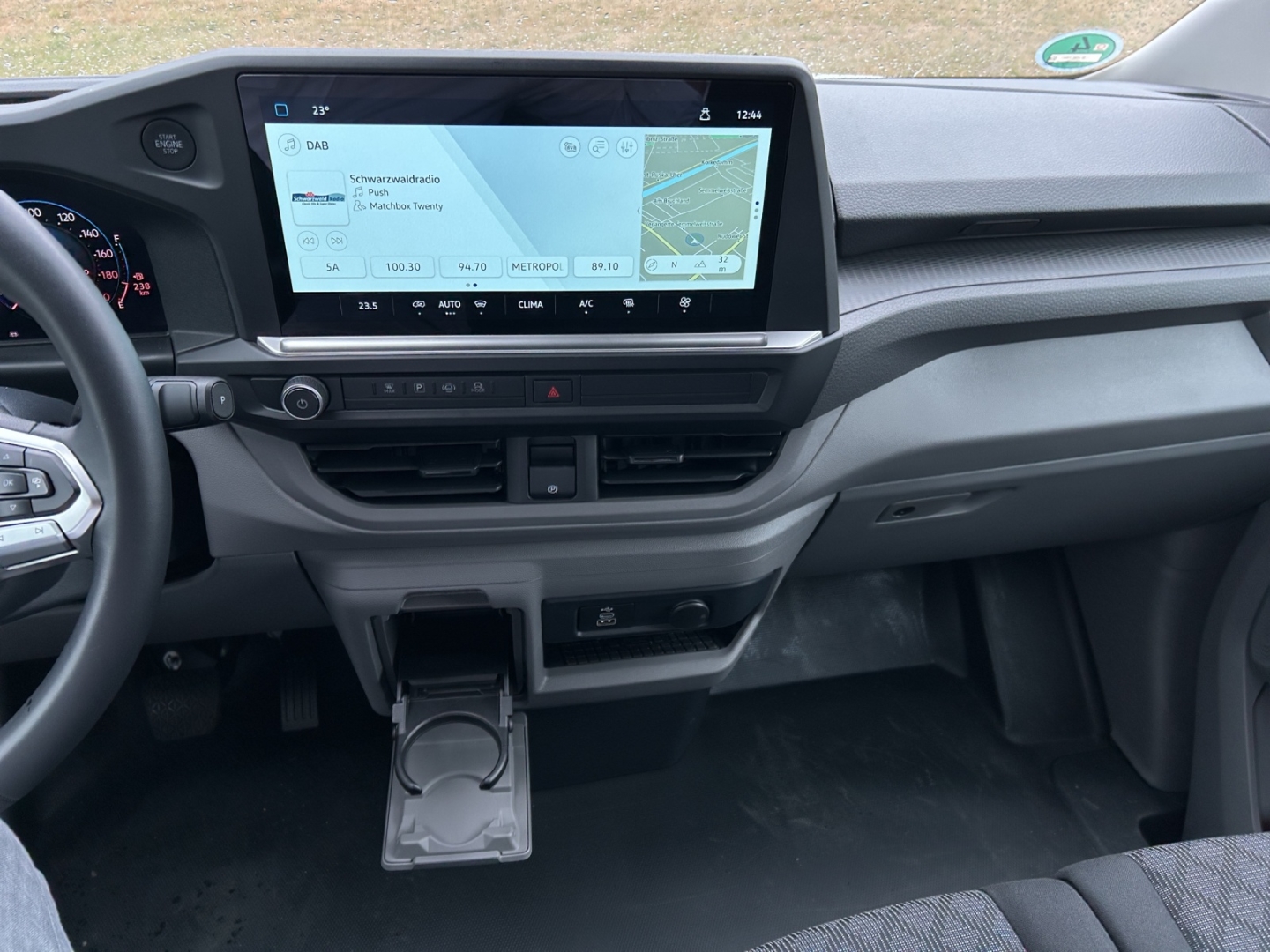 Transporter Kasten 2,0l TDI Automatik AHK Navi Keyless Müdigkeitserkennung Alu Klima