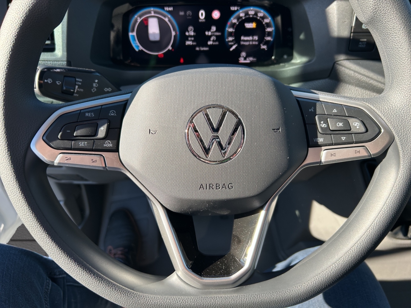 Crafter 35 Kasten 2,0l TDI 6-Gang Klimaautom DAB SHZ Keyless Spurhalteass. Verkehrszeichenerk.