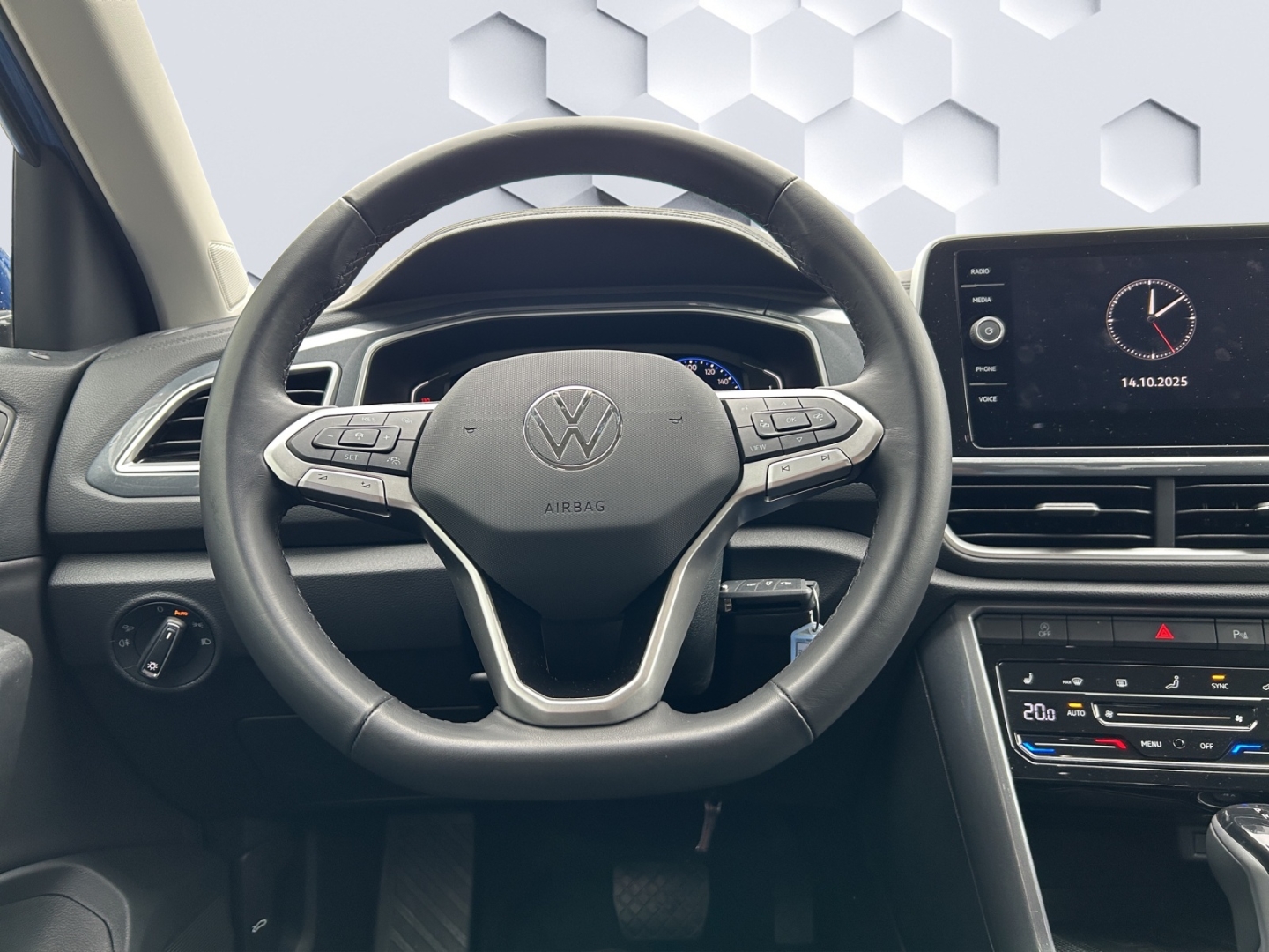 T-Roc 1.5l TSI DSG Navi IQ Light & Drive W+S Reifen