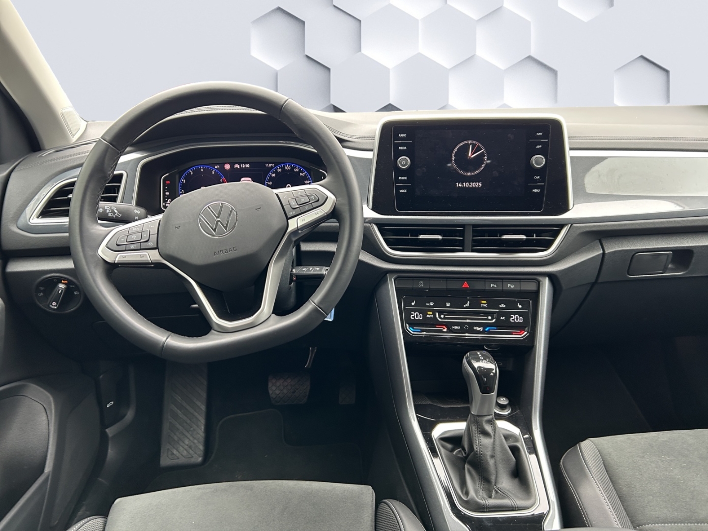 T-Roc 1.5l TSI DSG Navi IQ Light & Drive W+S Reifen