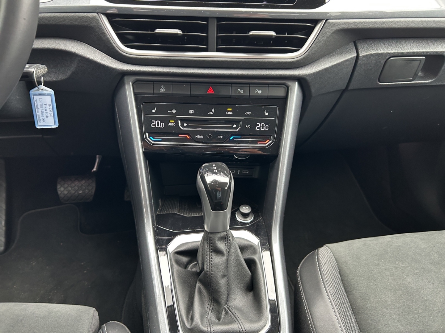 T-Roc 1.5l TSI DSG Navi IQ Light & Drive W+S Reifen