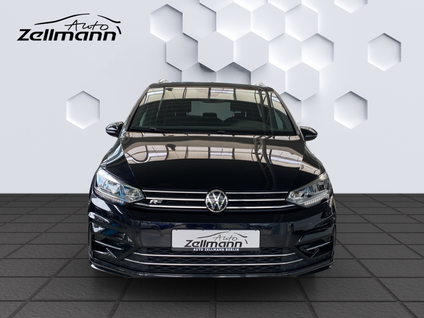 Touran Highline R-Line 1.5TSi DSG 110kW AHZV LED AppConnect PDC Rückfahrkamera