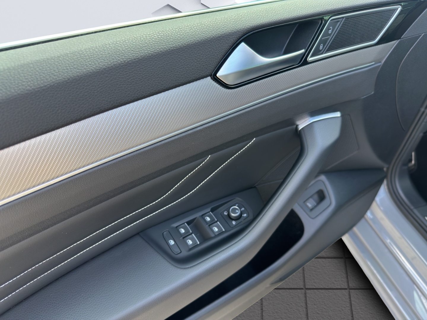 Passat 1.5TSi DSG AHZV LED Rückfahrkamera FrontAssist ParkAssist Sitzheizung