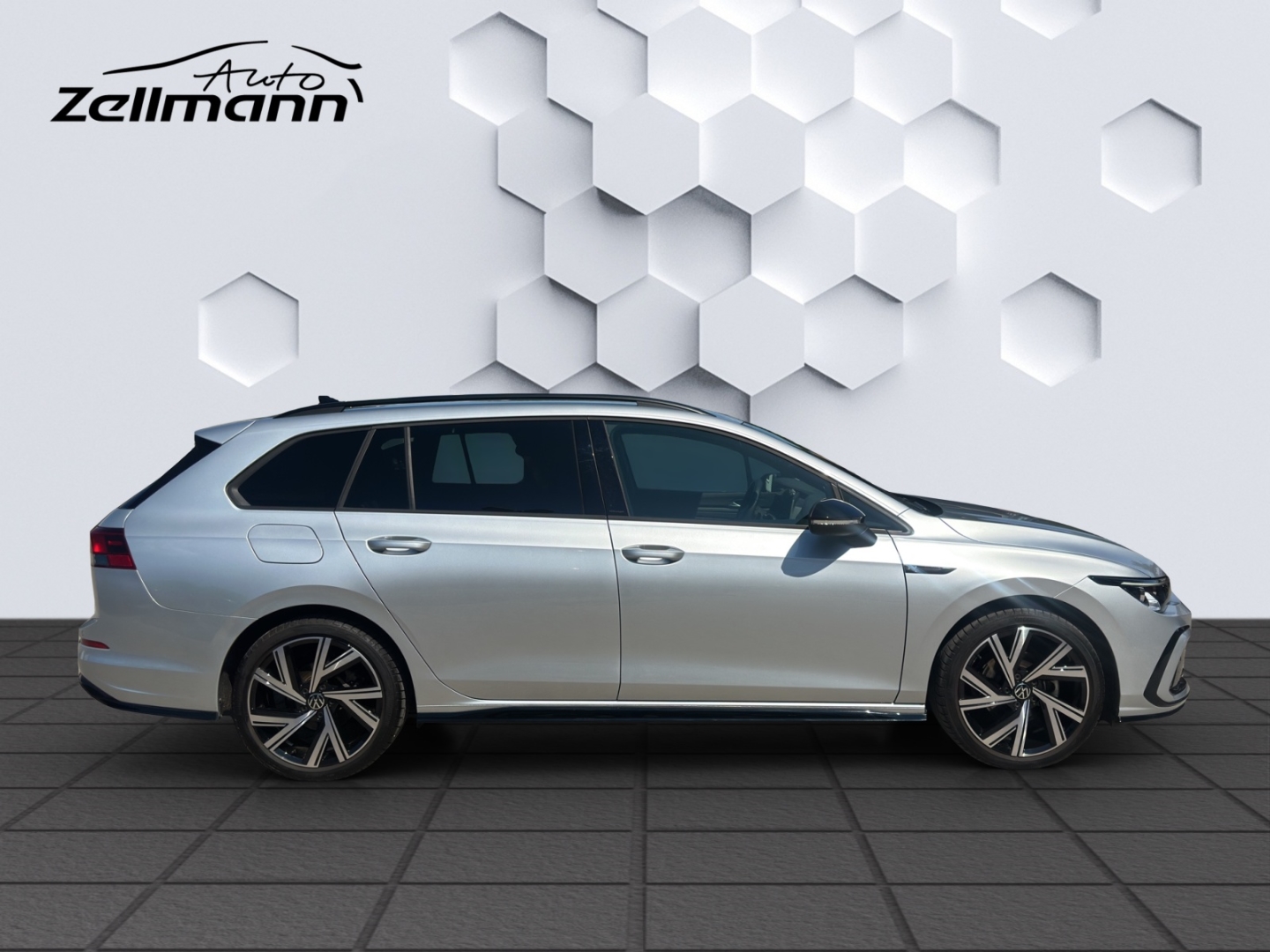 Golf Variant VIII Mildhybrid R-Line 1.5 eTSI DSG Black Style AHZV PDC Rückfahrkamera