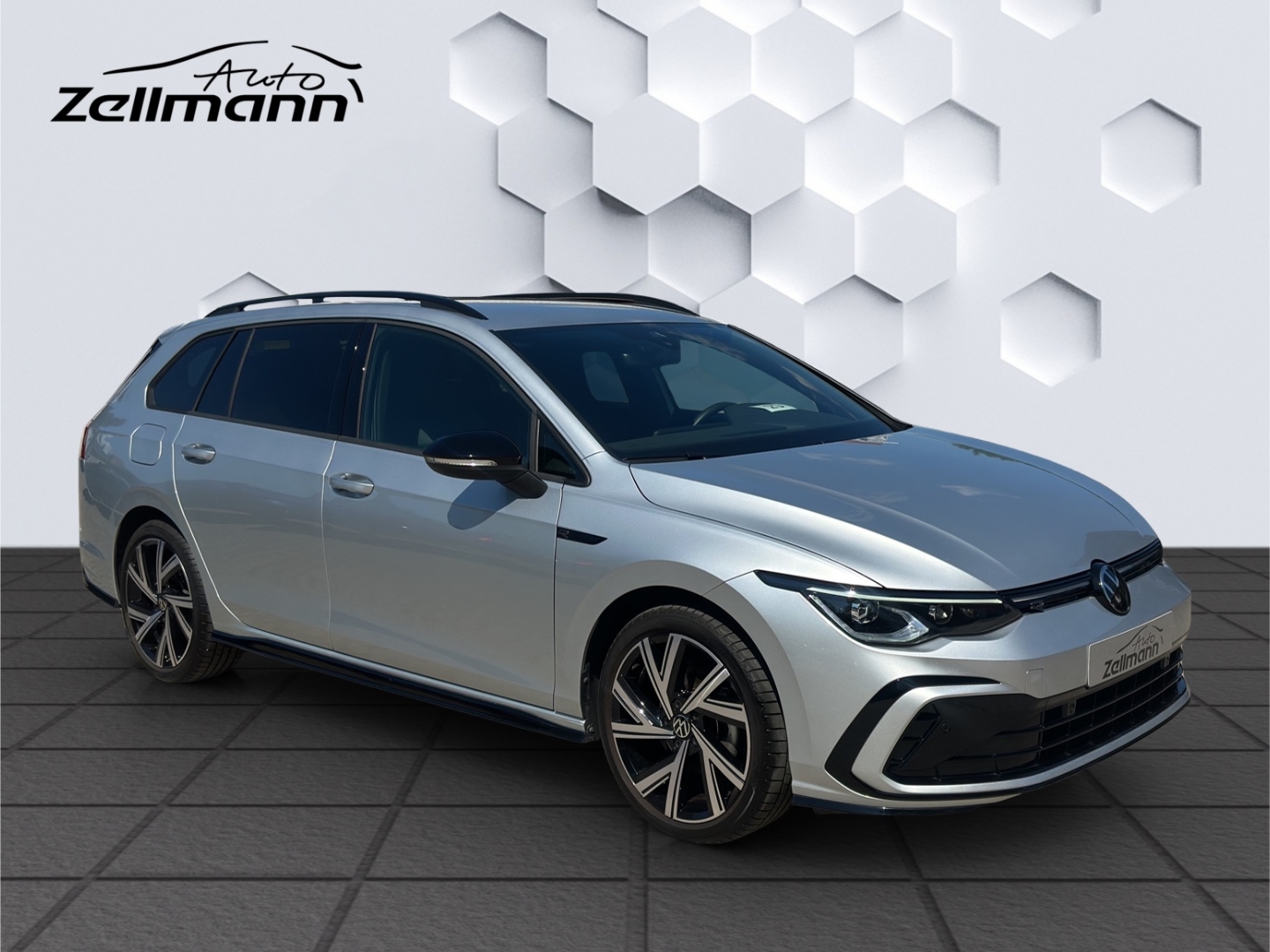 Golf Variant VIII Mildhybrid R-Line 1.5 eTSI DSG Black Style AHZV PDC Rückfahrkamera