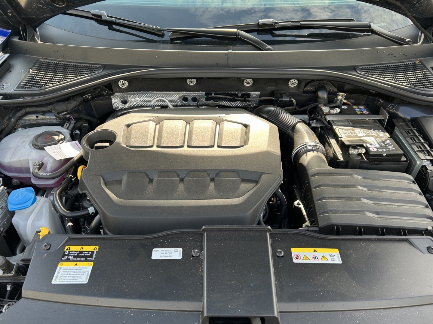 T-Roc R 2.0l TSI 4MOTION DSG El. Panodach Navi Leder AD AHK-abnehmbar Digitales Cockpit