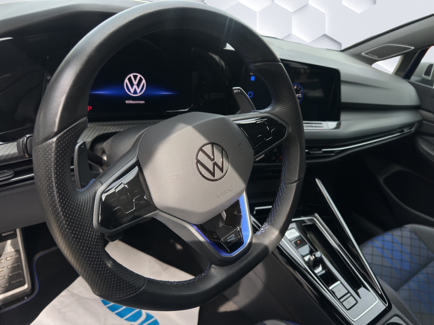 Golf R VIII 2.0 TSI 4Motion DSG 235kW LED HuD App-Connect