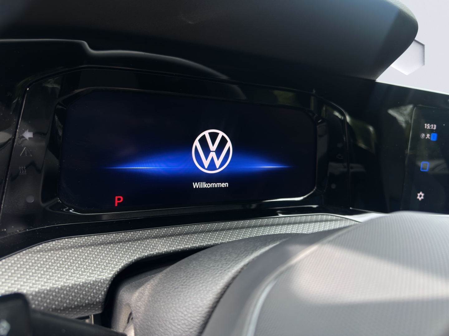 Golf R VIII 2.0 TSI 4Motion DSG 235kW LED HuD App-Connect