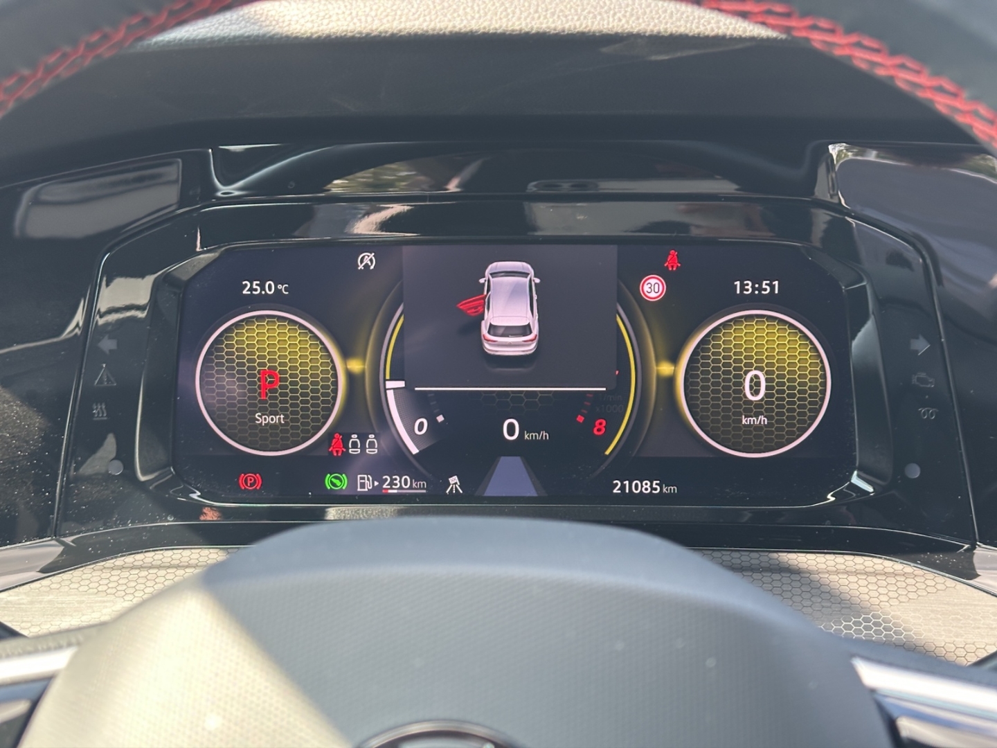 Golf GTI VIII 2.0 TSI 180 TSID7F AHZV HuD PDC ACC DCC Rückfahrkamera