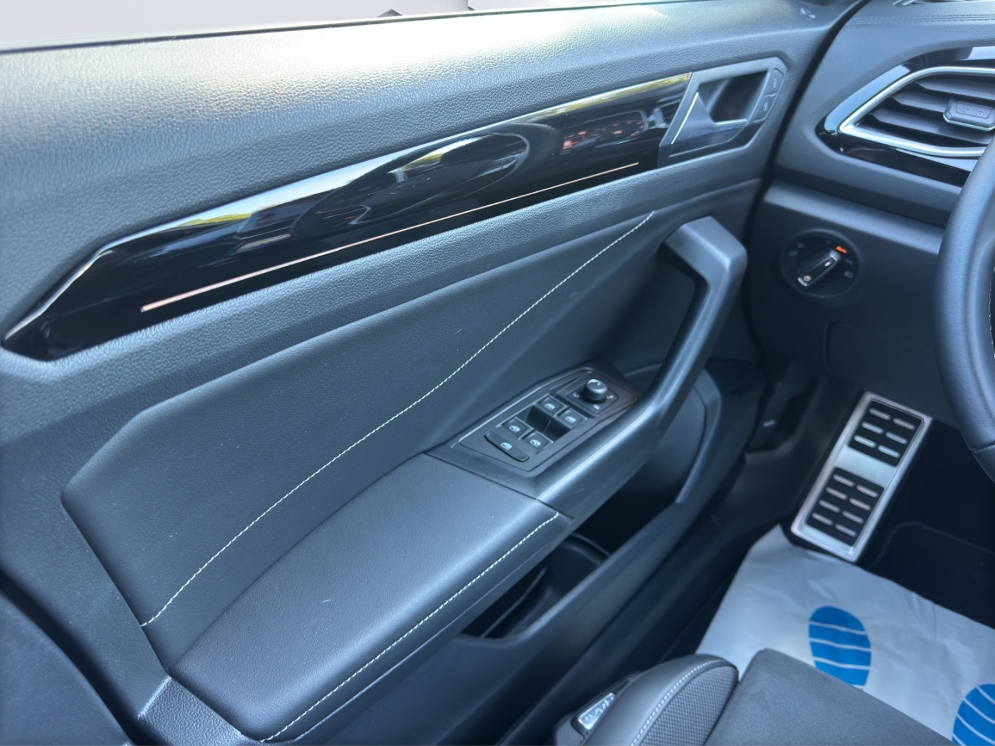 T-Roc 1.5 TSI EU6d 1.5TSi DSG R-Line LED Matrix AHZV Rückfahrkamera