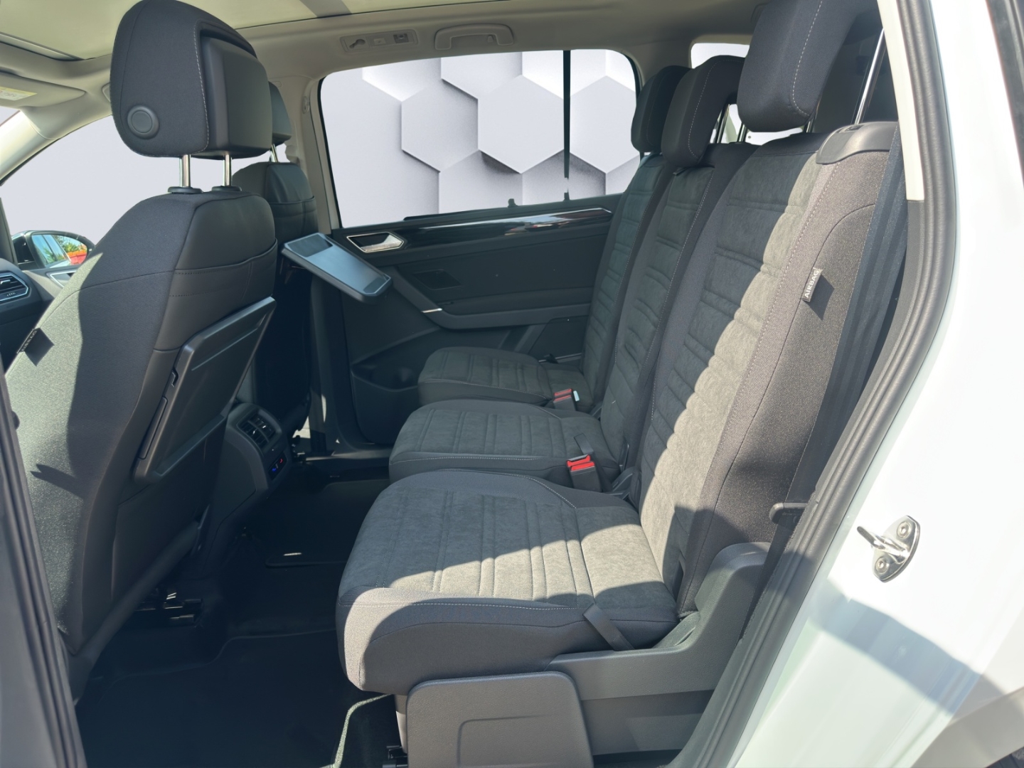 Touran Highline 1.5l DSG StHz Panodach Navi AHK