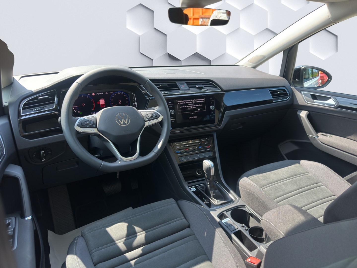 Touran Highline 1.5l DSG StHz Panodach Navi AHK