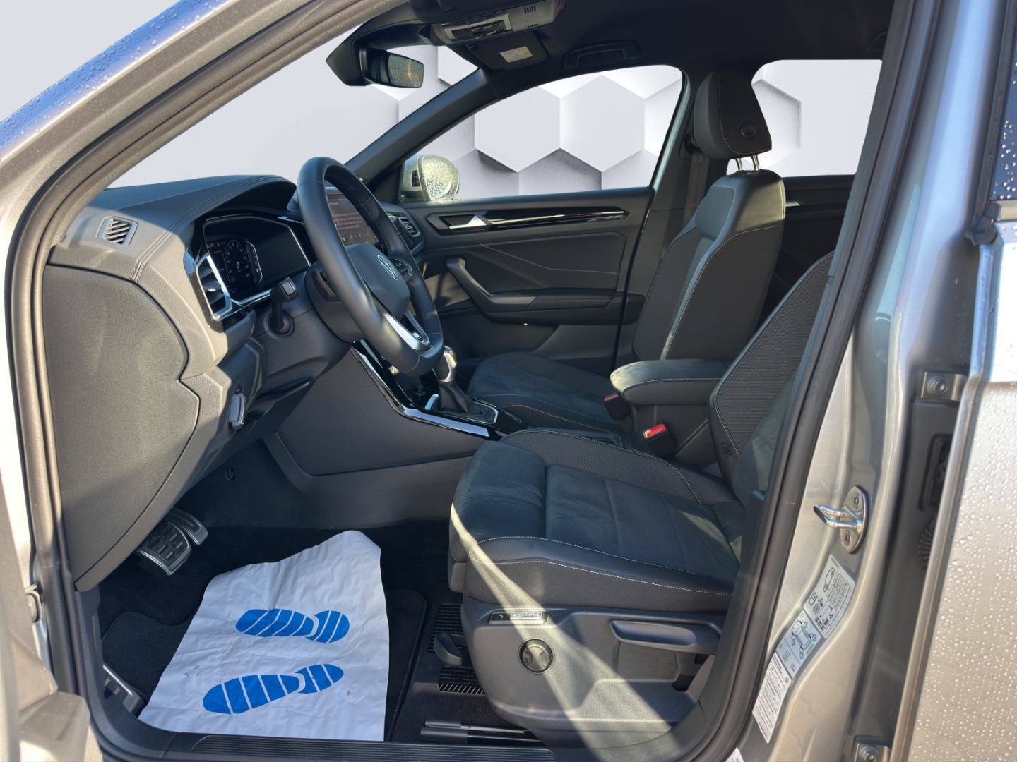 T-Roc 1.5 TSI R-Line DSG AHZV LED PDC Rückfahrkamera