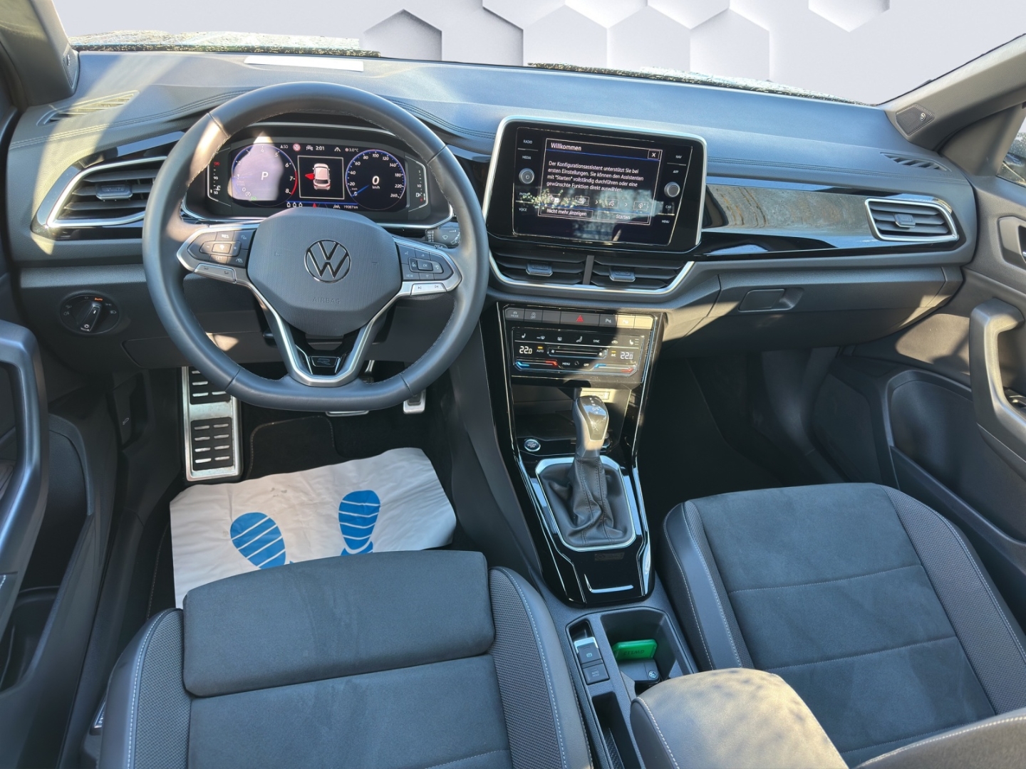 T-Roc 1.5 TSI R-Line DSG AHZV LED PDC Rückfahrkamera