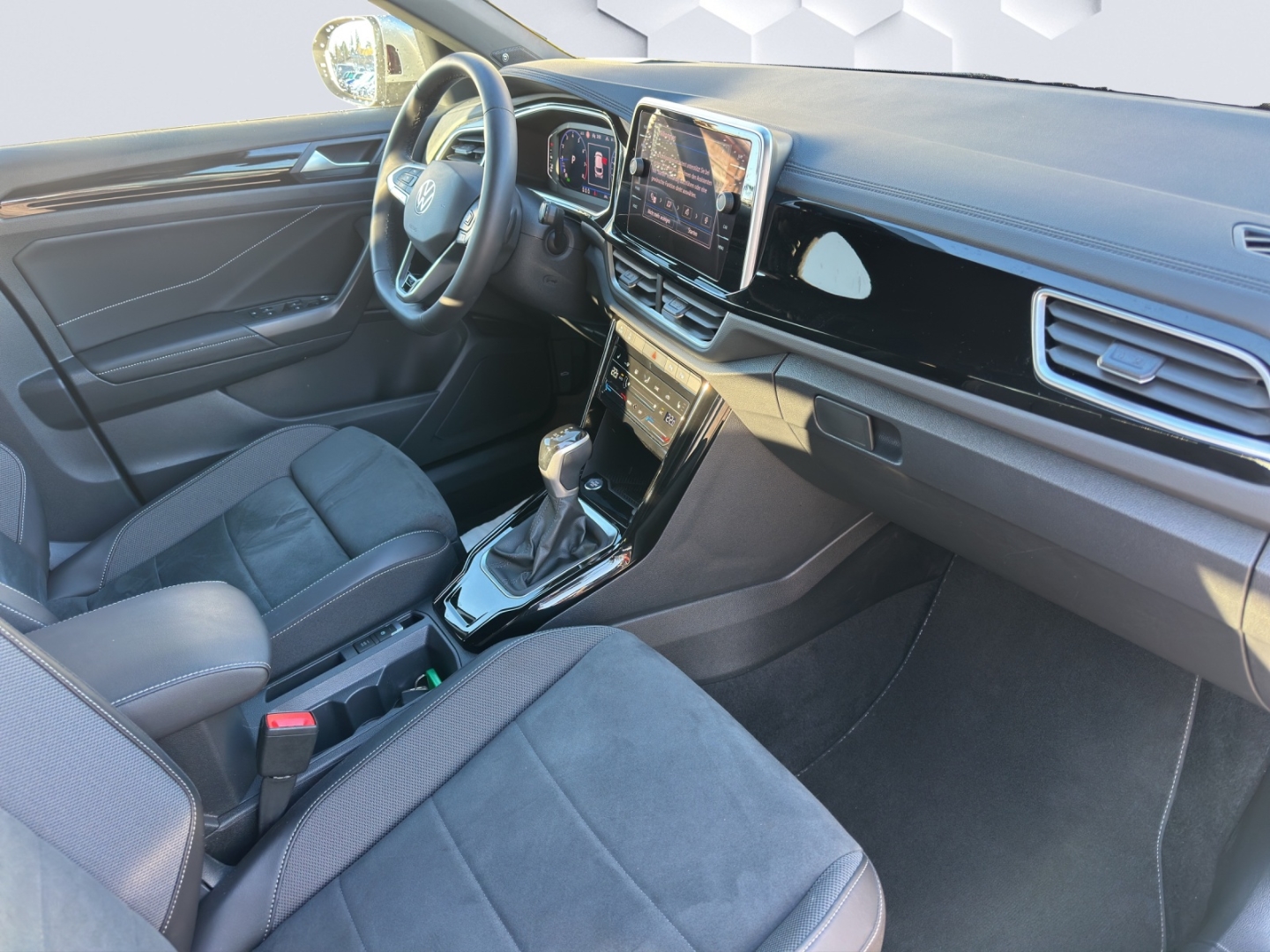 T-Roc 1.5 TSI R-Line DSG AHZV LED PDC Rückfahrkamera