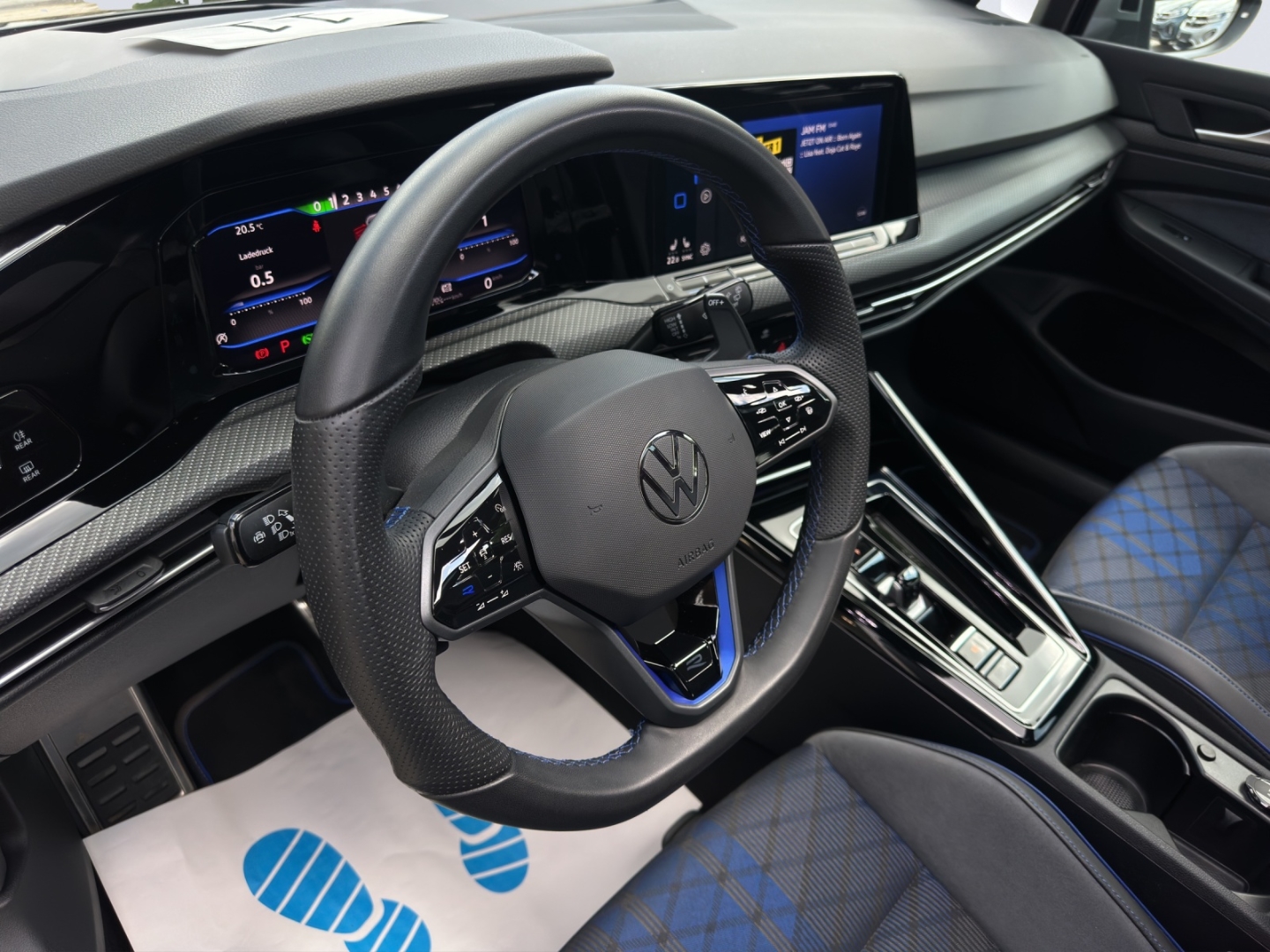 Golf R VIII 2.0 TSI 4Motion LED PanoDach HuD Rückfahrkamera