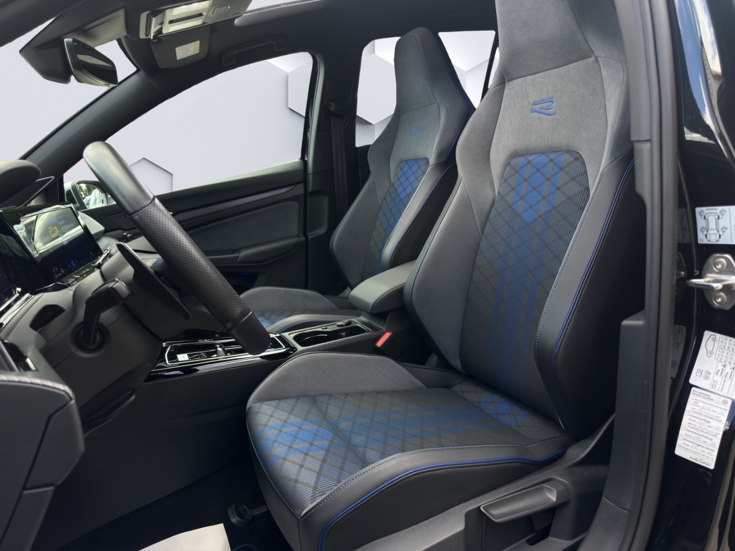 Golf R VIII 2.0 TSI 4Motion LED PanoDach HuD Rückfahrkamera