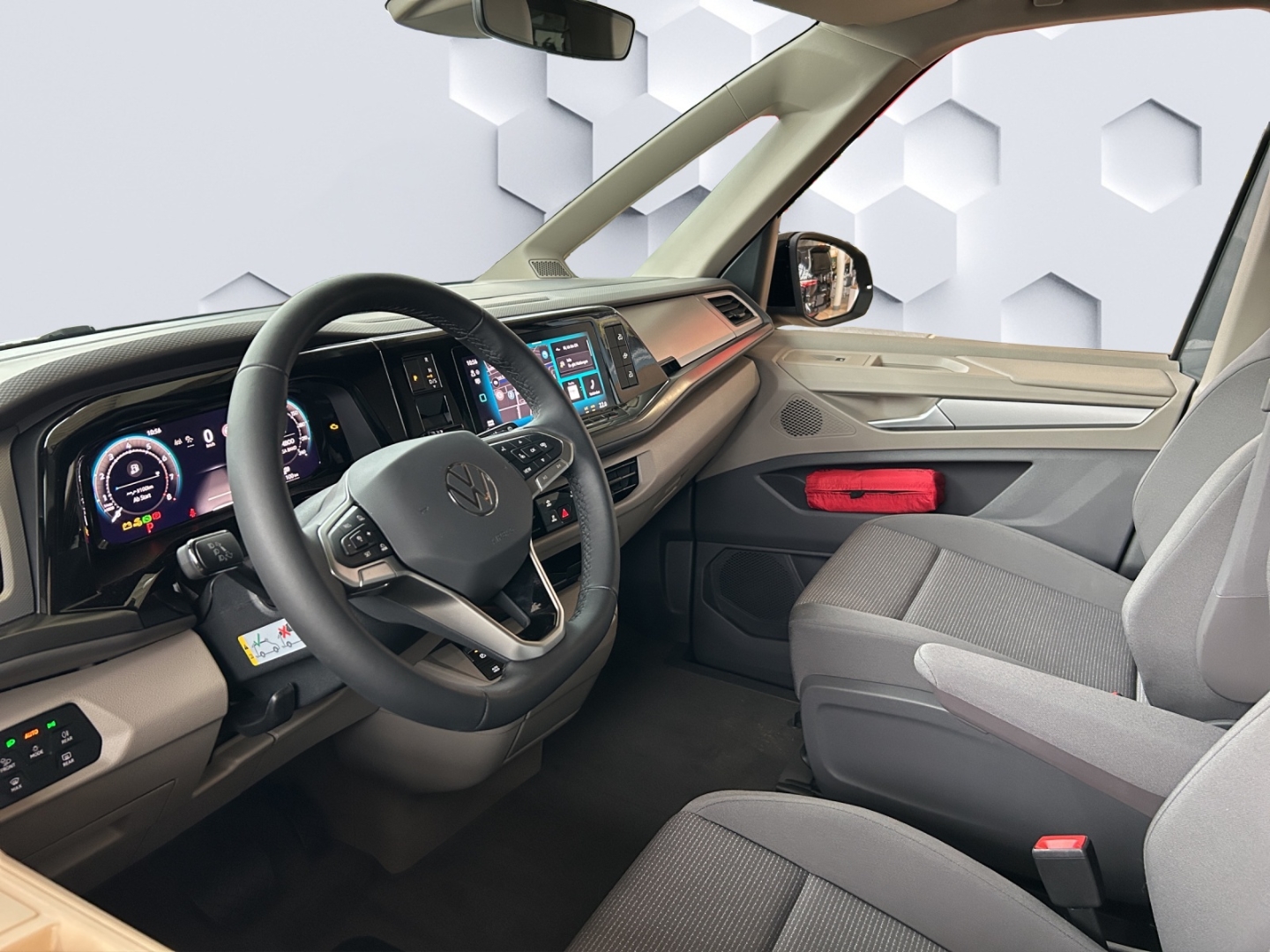 T7 California Beach Tour 2,0l TSI DSG StandHZG AHK Navi Klimaautom SHZ Keyless Verkehrszeichenerk.