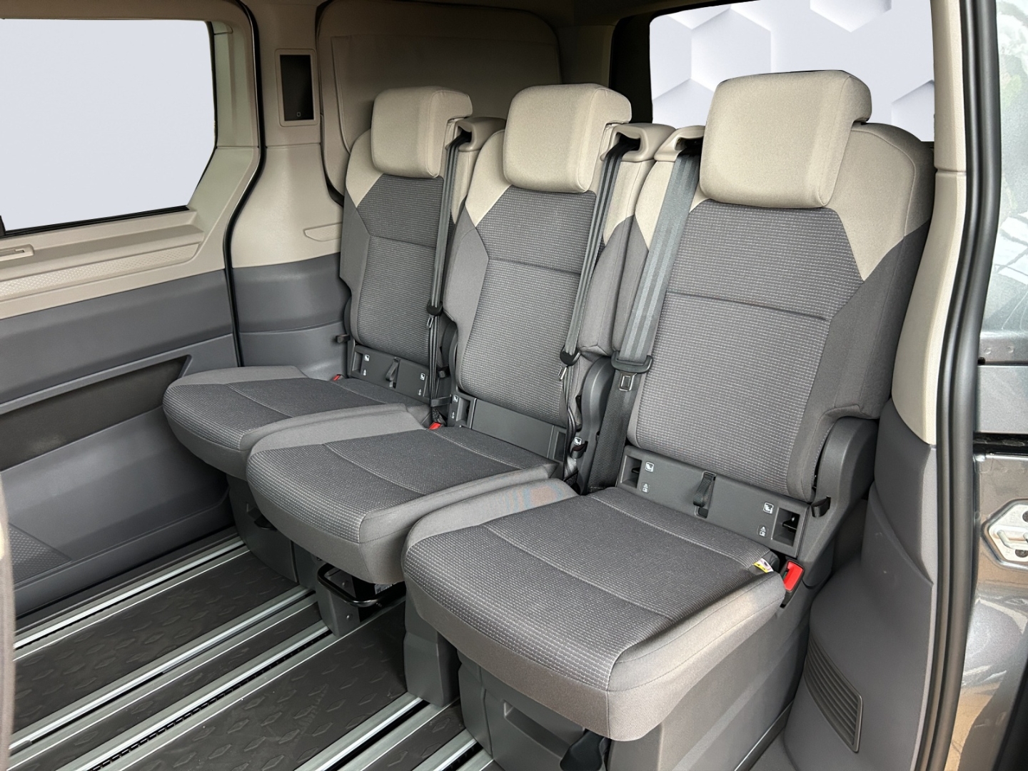 T7 California Beach Tour 2,0l TSI DSG StandHZG AHK Navi Klimaautom SHZ Keyless Verkehrszeichenerk.