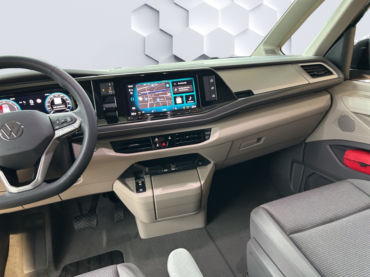 T7 California Beach Tour 2,0l TSI DSG StandHZG AHK Navi Klimaautom SHZ Keyless Verkehrszeichenerk.