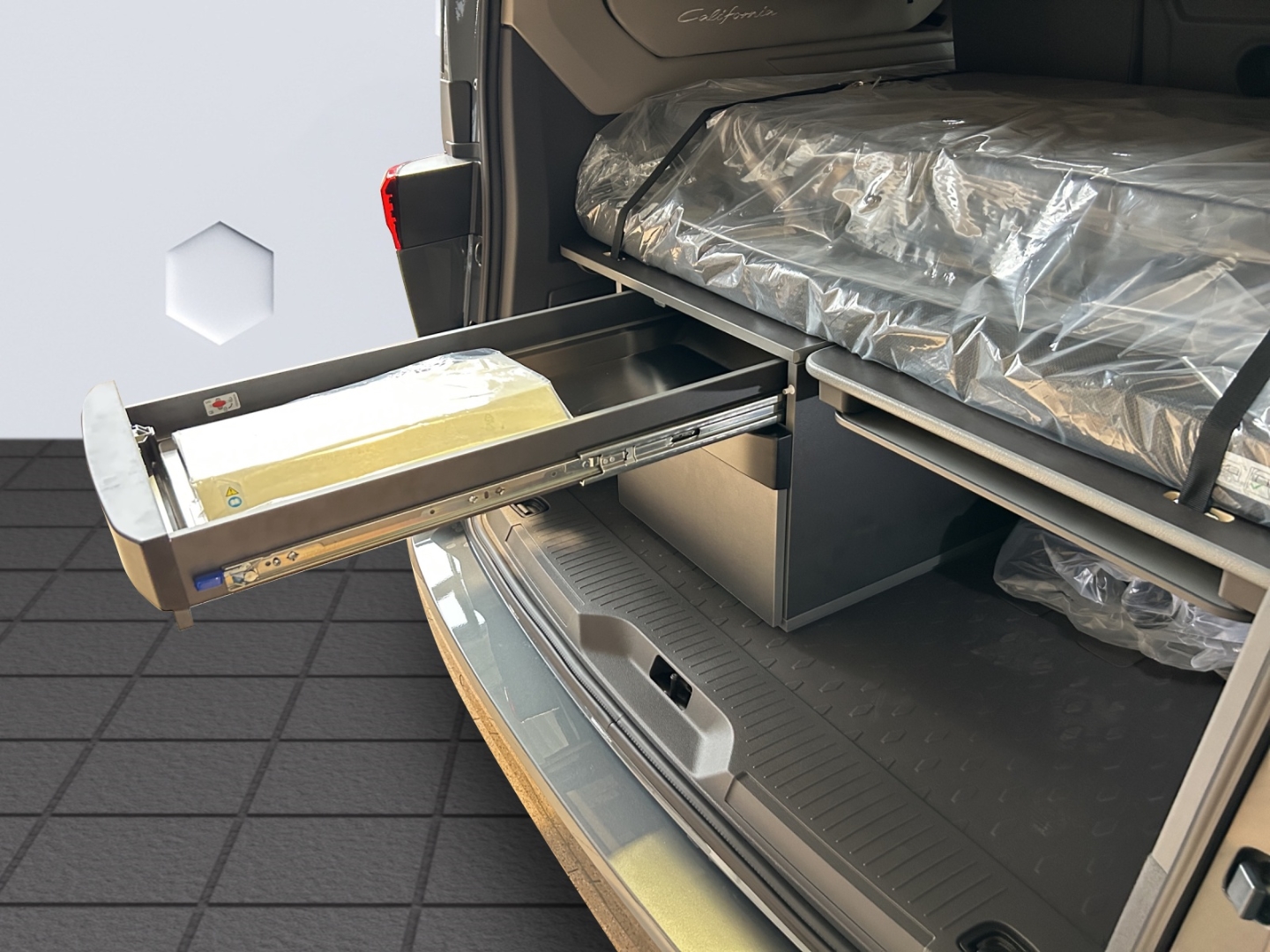 T7 California Beach Tour 2,0l TSI DSG StandHZG AHK Navi Klimaautom SHZ Keyless Verkehrszeichenerk.