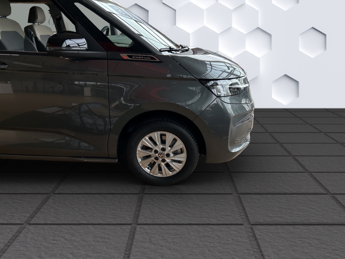 T7 California Beach Tour 2,0l TSI DSG StandHZG AHK Navi Klimaautom SHZ Keyless Verkehrszeichenerk.