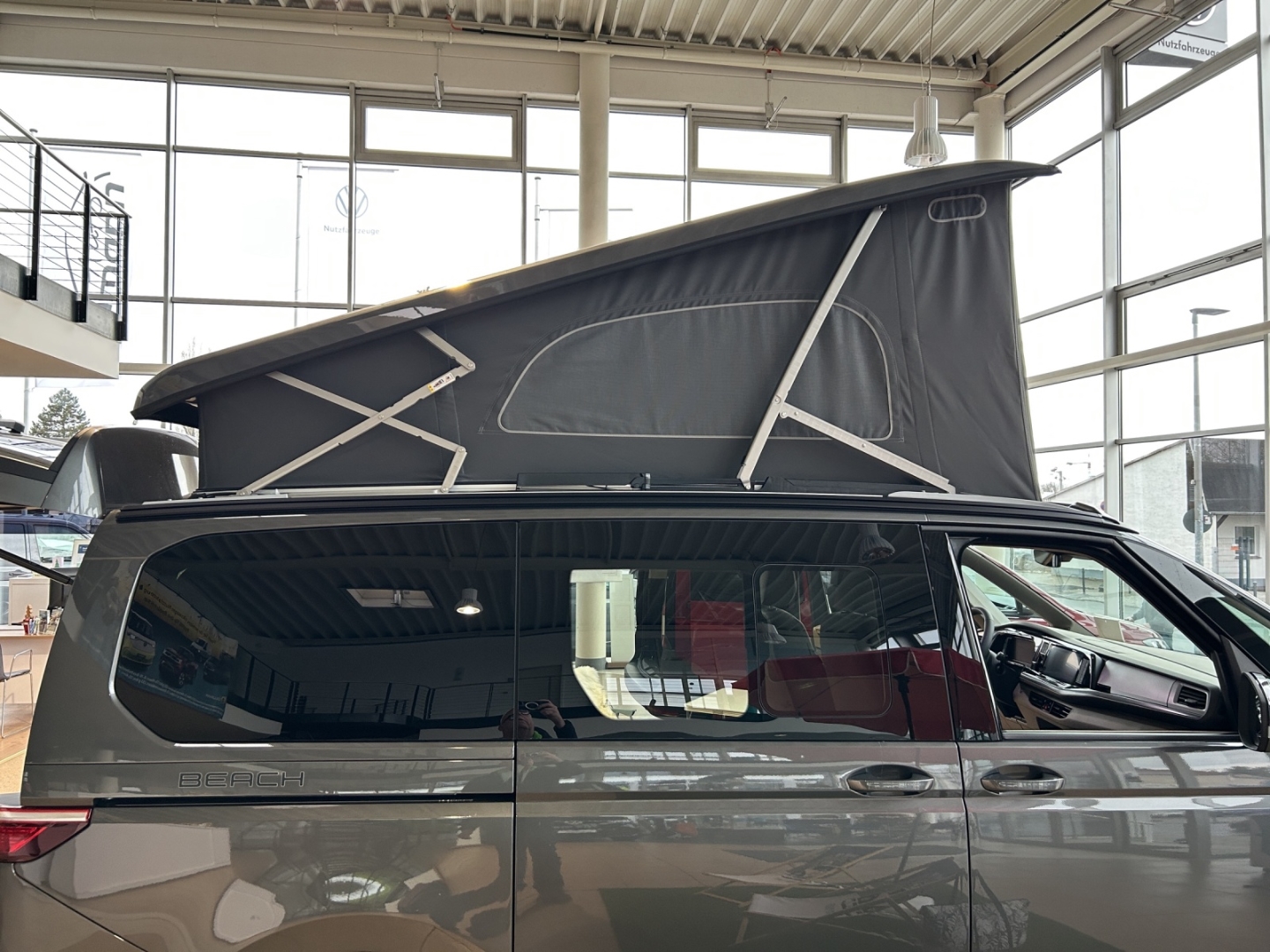 T7 California Beach Tour 2,0l TSI DSG StandHZG AHK Navi Klimaautom SHZ Keyless Verkehrszeichenerk.