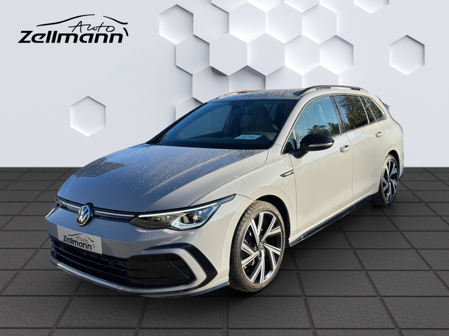 Golf Variant VIII 1.5 eTSI R-Line DSG 96kW LED AHZV Rückfahrkamera