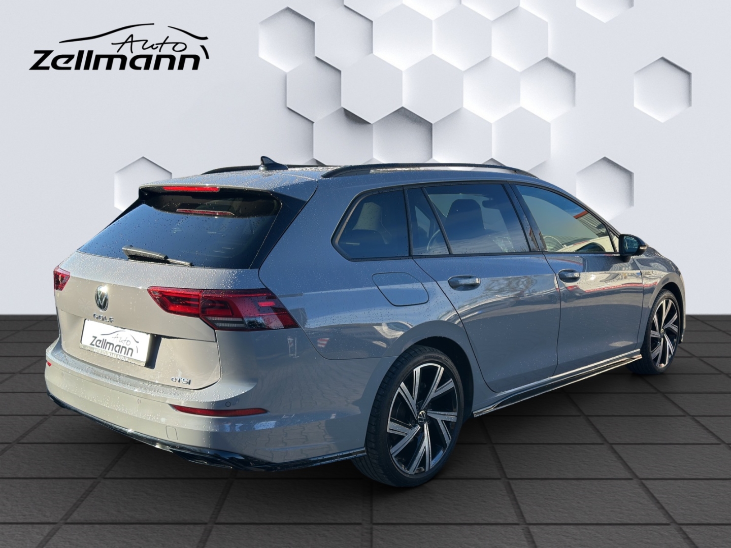 Golf Variant VIII 1.5 eTSI R-Line DSG 96kW LED AHZV Rückfahrkamera