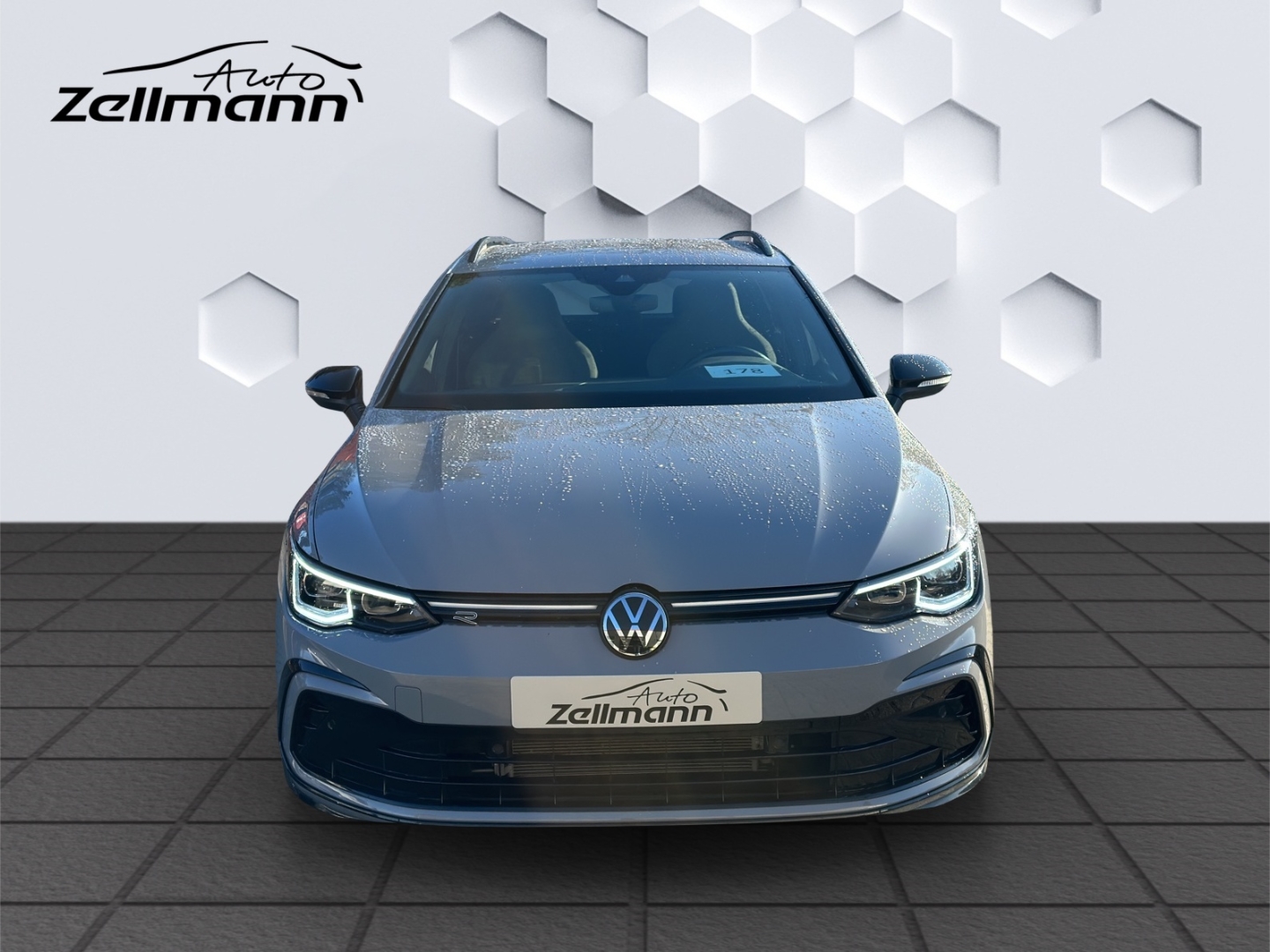 Golf Variant VIII 1.5 eTSI R-Line DSG 96kW LED AHZV Rückfahrkamera