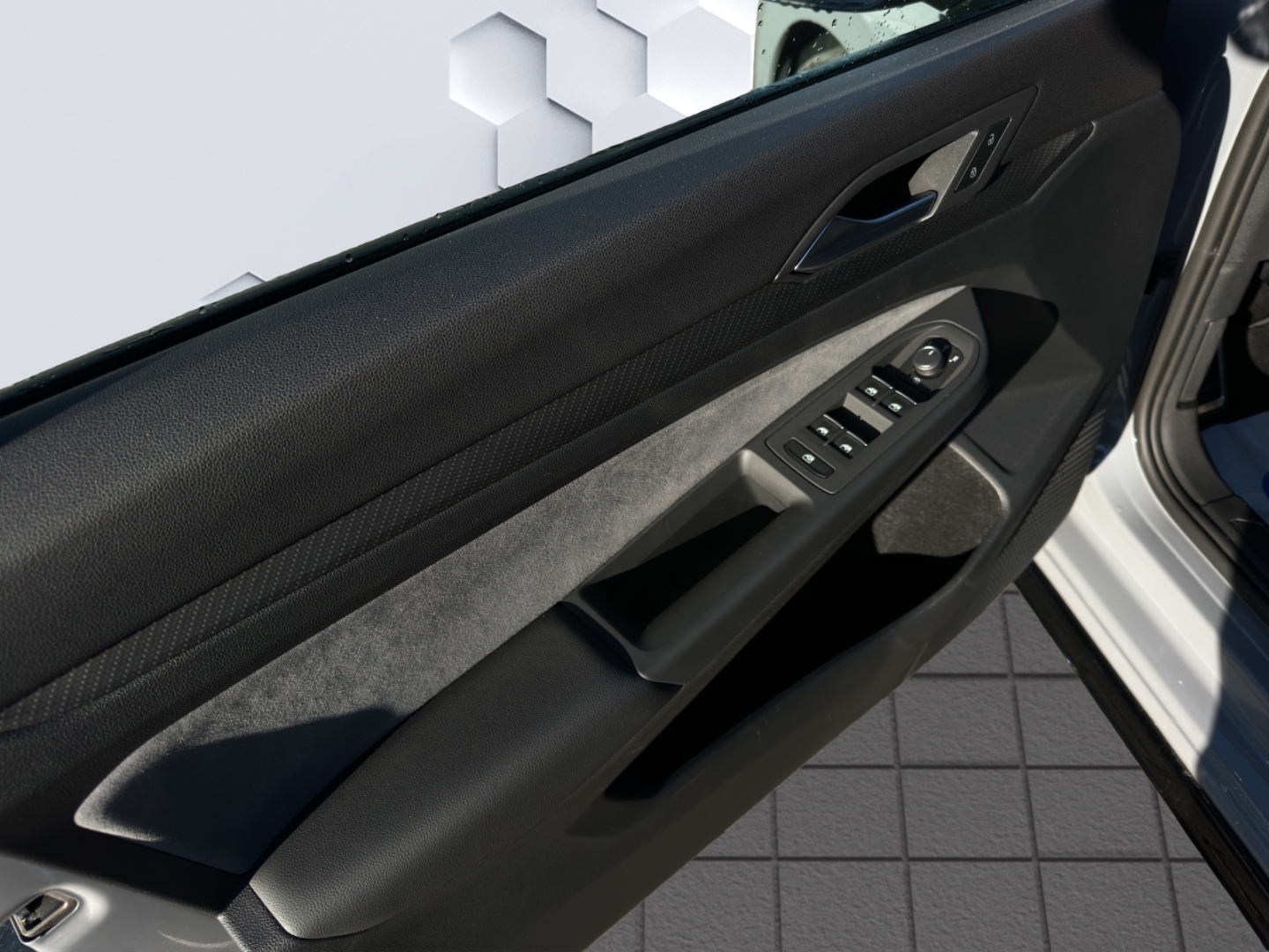 Golf Variant VIII 1.5 eTSI R-Line DSG 96kW LED AHZV Rückfahrkamera