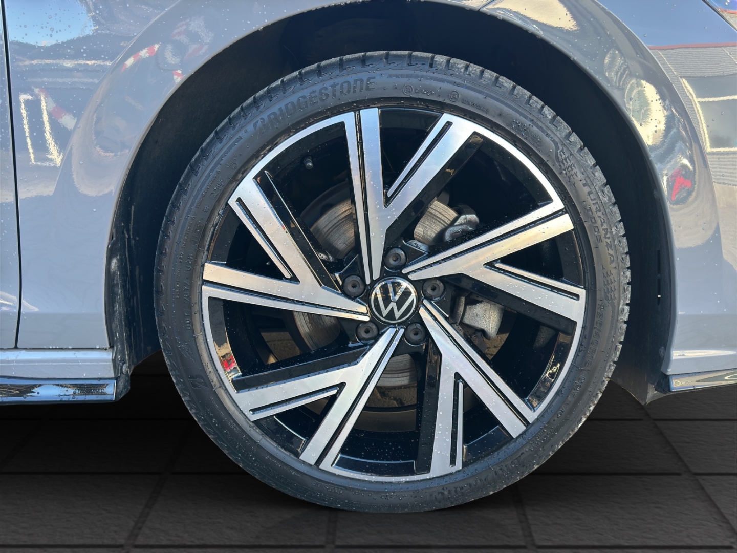 Golf Variant VIII 1.5 eTSI R-Line DSG 96kW LED AHZV Rückfahrkamera